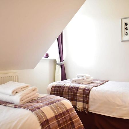 The Ross 2 Bedroom Apartment In Historic Abbey Fort Augustus Exterior foto