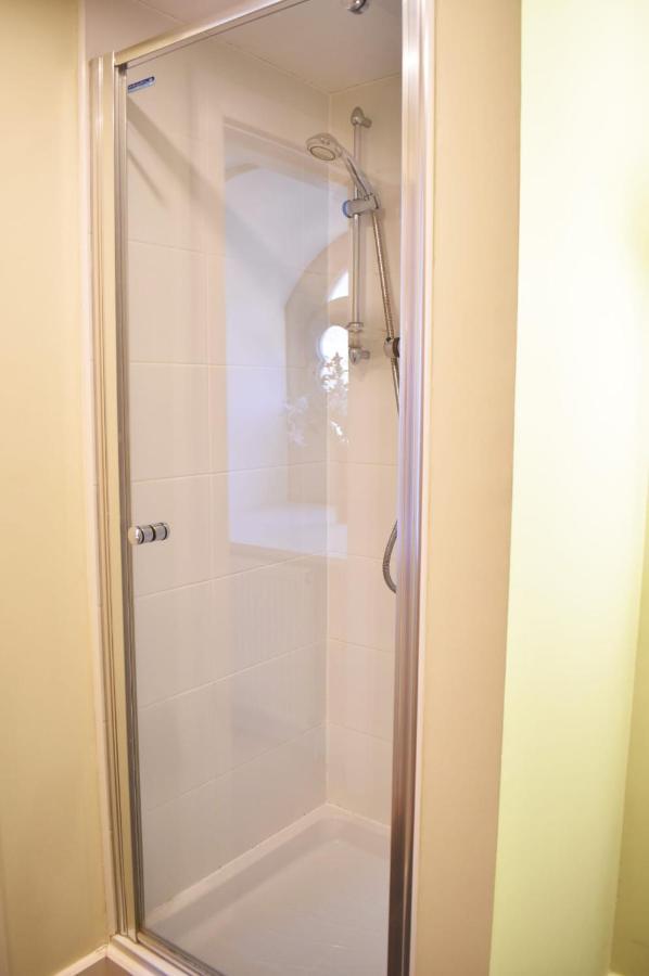 The Ross 2 Bedroom Apartment In Historic Abbey Fort Augustus Exterior foto
